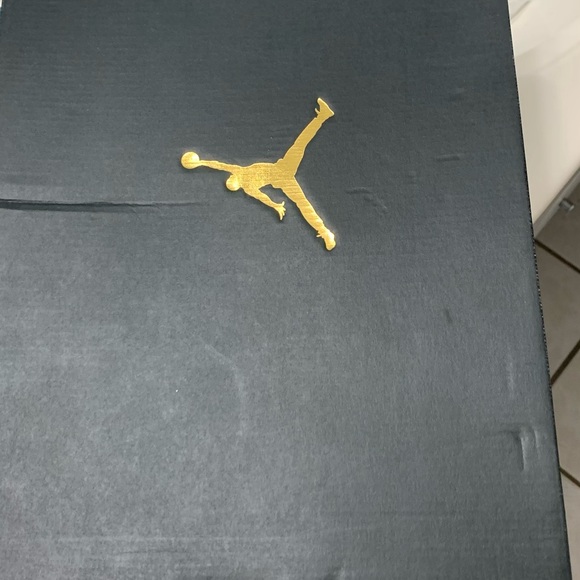 Jordan Max Aura - Picture 7 of 8